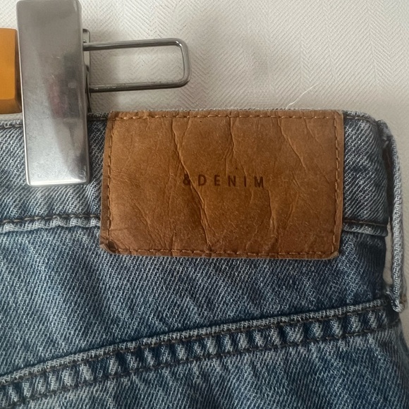 Women's Blue Wide-Leg Jeans - Casual Flare Style - Picture 3 of 4